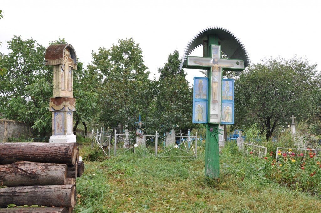 4 stralucitor cimitirul din mana